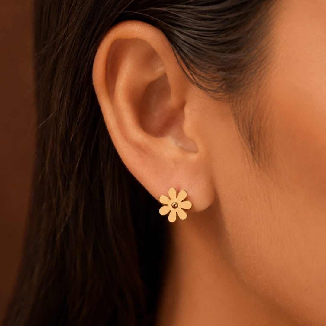 Daisy Bloom Stud Earrings