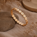 Daisy Chain Textured Bangle